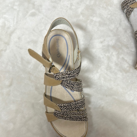 BareTraps Tan Sandals Stylish Comfort Strappy Design - Picture 9 of 16